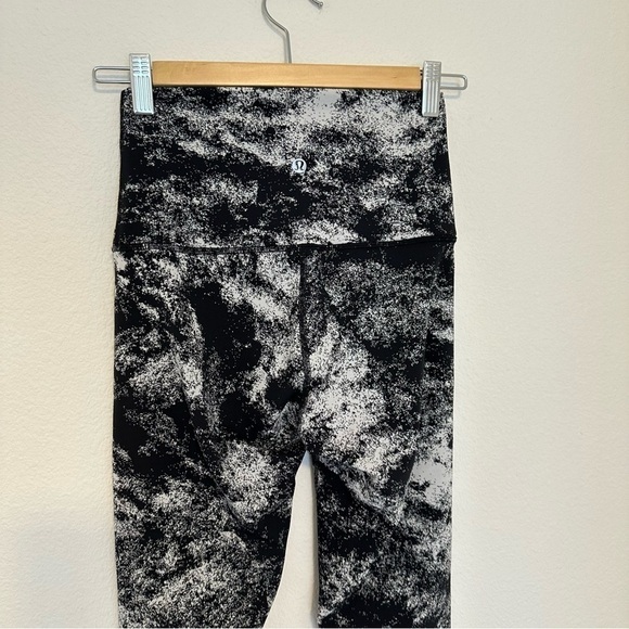 Lululemon Wunder Under Super High-Rise Leggings Jacquard Black & White Size 6 - Picture 8 of 11